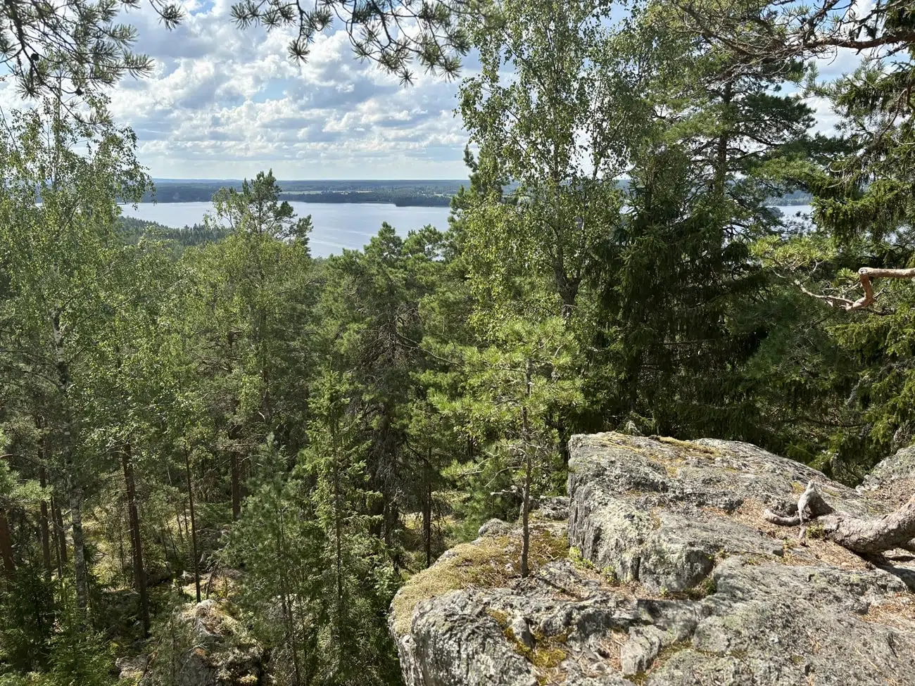 Maisema Pirunvuorelta Sastamalan Rautavedelle.